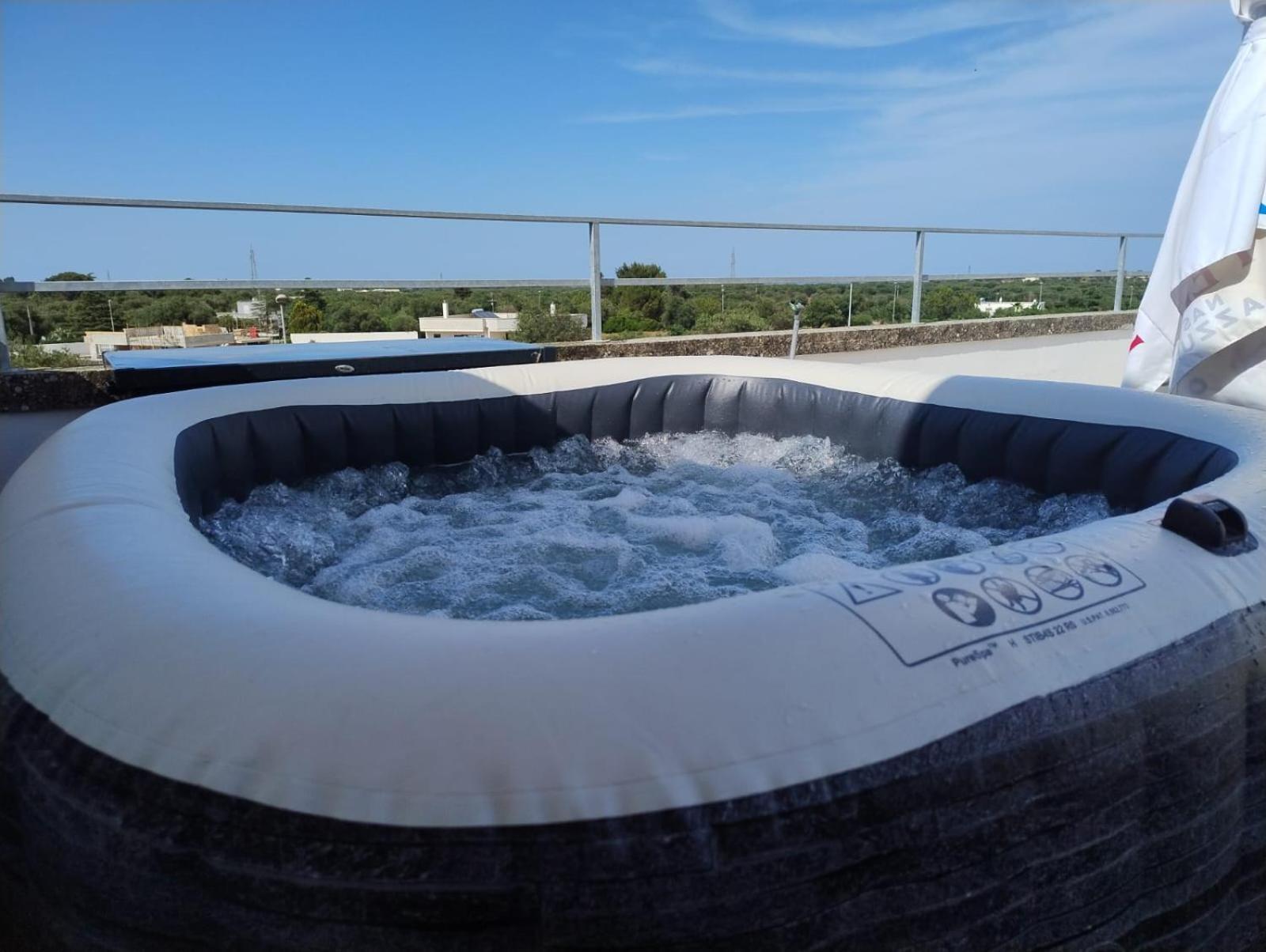 Favolosa Casa Con Terrazza, Idromassaggio, Cortile E Garage Auto Carovigno